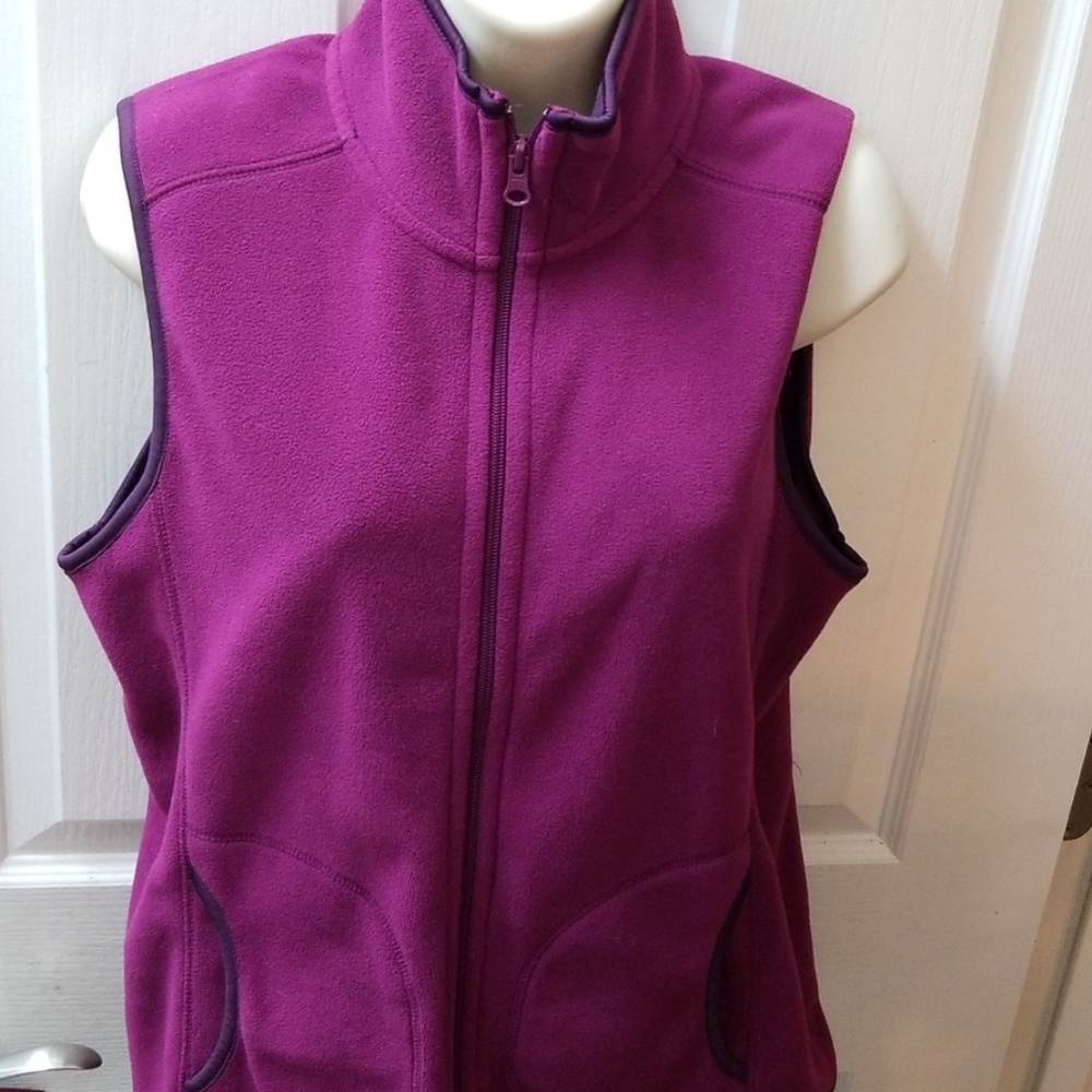 Purple Old Navy sleeveless fleece vest, EUC